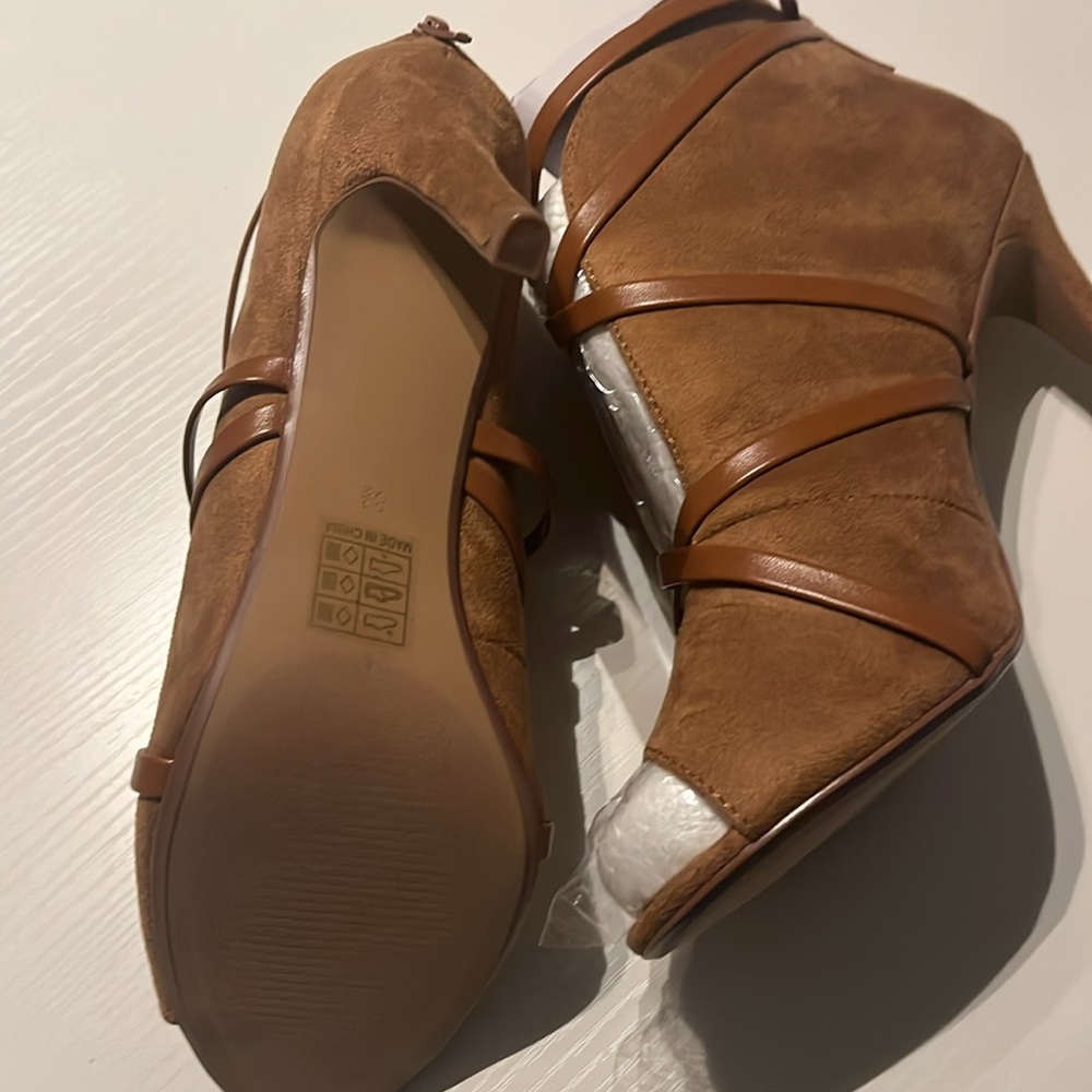 Journee Collection Samara Booties - Picture 5 of 5